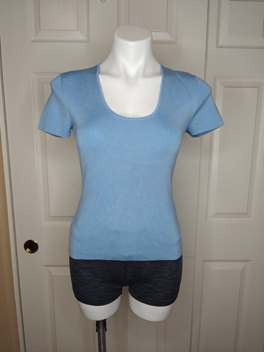 Ann Taylor blue ribbed short sleeve stretch top sz XS